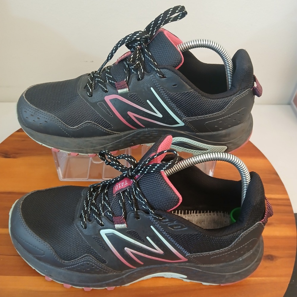 New Balance 410 v8 Womens 11 Black Pink Trail‎ Running Shoes Sneakers Outdoors
